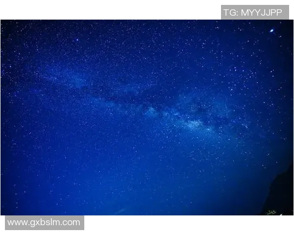 梦幻足球星空灯点亮夜空 创意家居照明为你打造足球梦境 梦幻足球星空灯点亮夜空 创意家居照明为你打造足球梦境