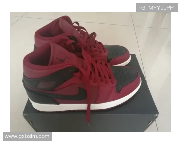 穿红色足球鞋的球星有哪些 他们在赛场上的表现如何